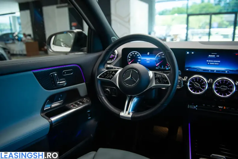 Mercedes-Benz GLA 200 (Clasa GLA) din 2023 cu 14.900 km - oferta MER250108 - foto 29