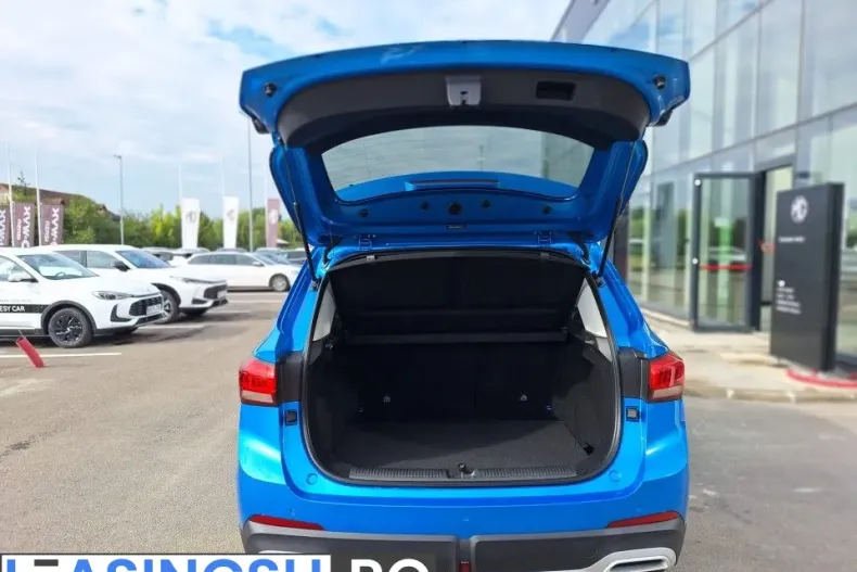 MG ZS HEV din 2025 cu 5.100 km - oferta MG0250130 - foto 7