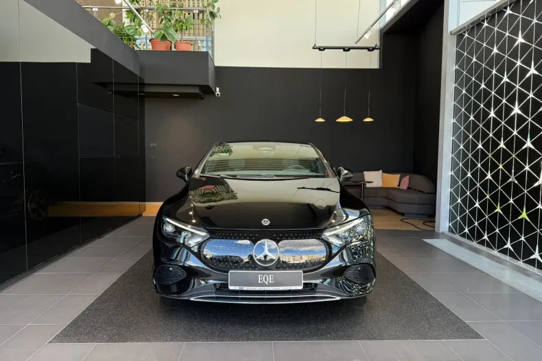 Mercedes-Benz EQE (Clasa E) din 2025 cu 3.000 km - oferta MER250154 - foto 1