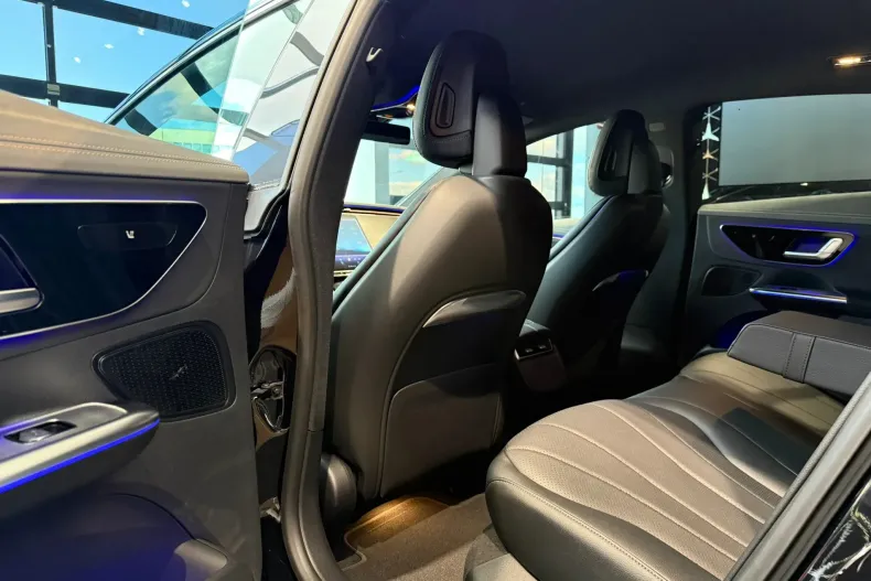 Mercedes-Benz EQE (Clasa E) din 2025 cu 3.000 km - oferta MER250154 - foto 11