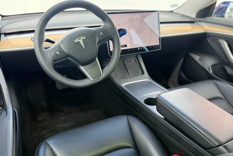 Tesla Model 3 din 2021 cu 80.600 km - oferta TES250160 - foto 4