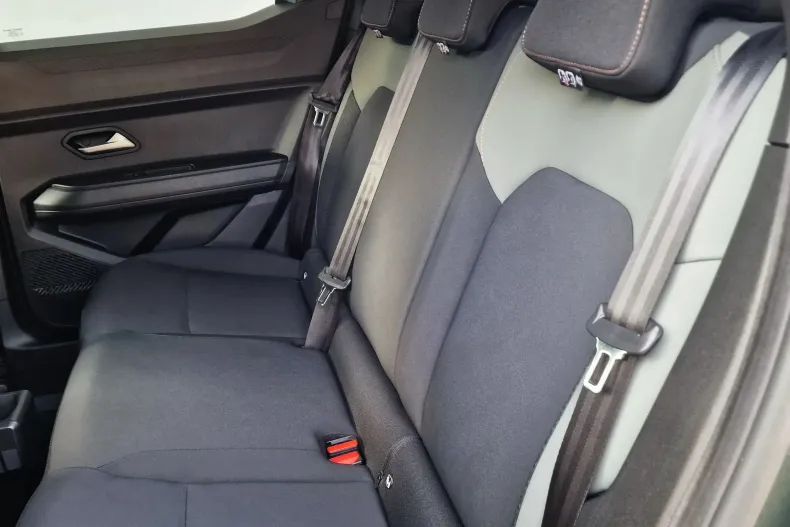 Dacia Duster din 2024 cu 13.000 km - oferta DAC250182 - foto 15