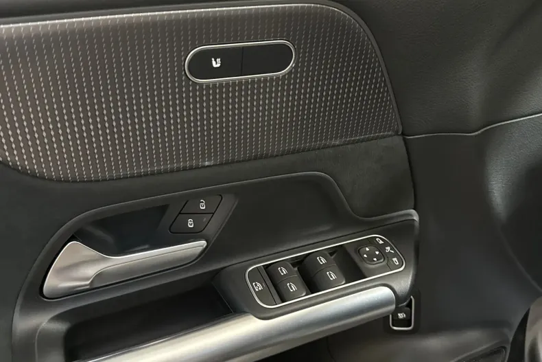 Mercedes-Benz EQA (Clasa GLA) din 2022 cu 61.309 km - oferta MER250185 - foto 14