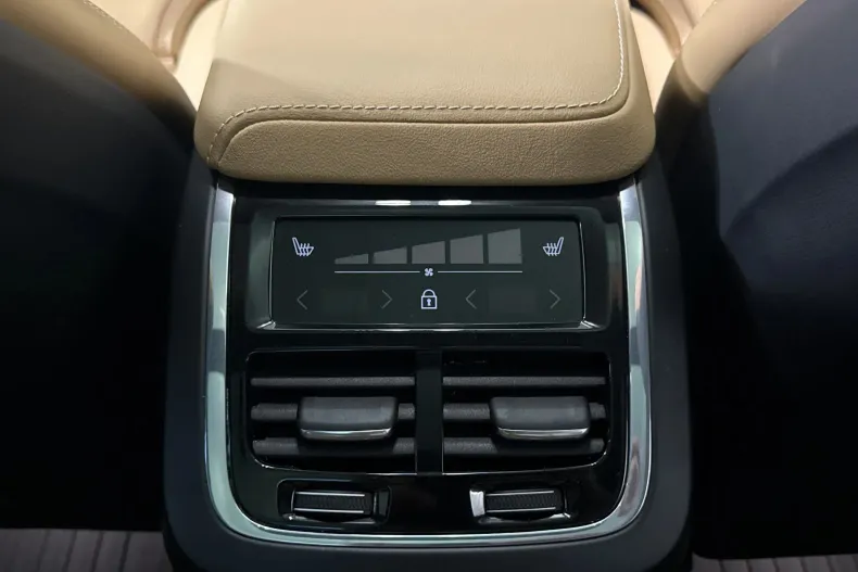 Volvo XC60 din 2024 cu 23.417 km - oferta VOL250192 - foto 23