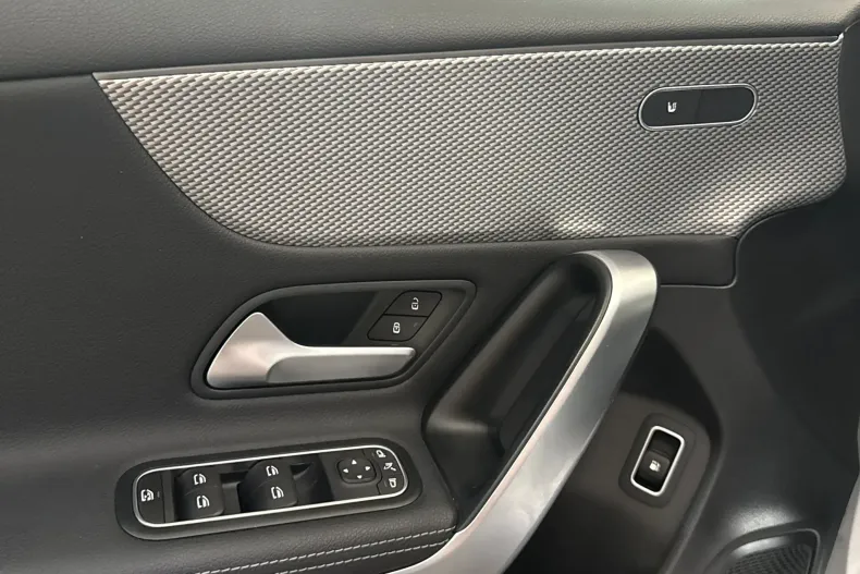 Mercedes-Benz A 250 (Clasa A) din 2021 cu 38.959 km - oferta MER250199 - foto 14