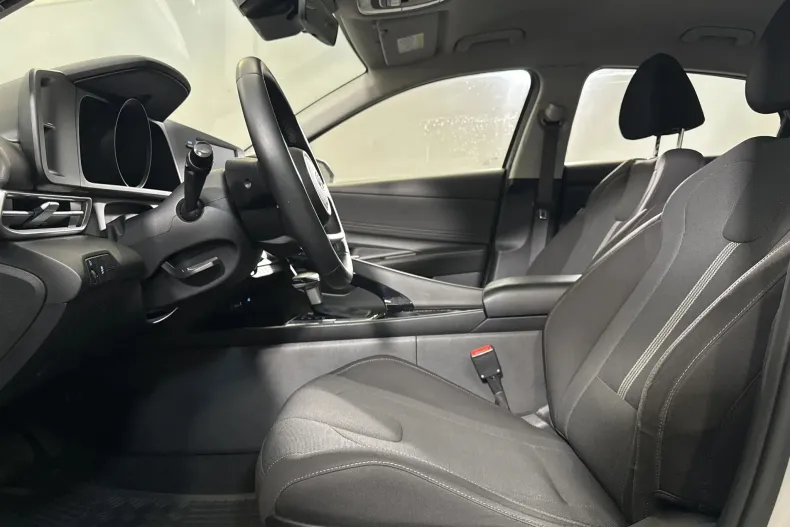 Hyundai Elantra din 2021 cu 101.205 km - oferta HYU250205 - foto 21