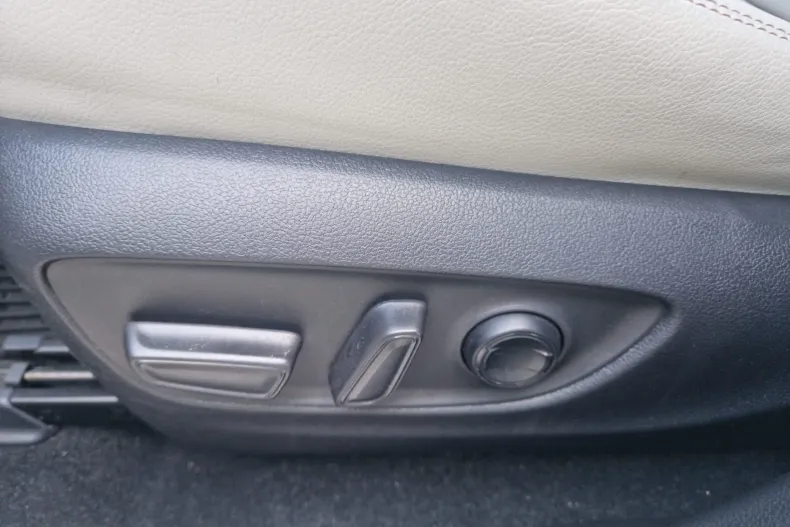 Toyota RAV4 din 2023 cu 117.246 km - oferta TOY250221 - foto 11