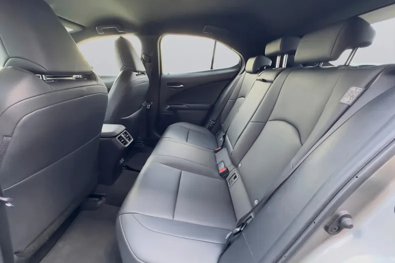 Lexus UX din 2021 cu 112.365 km - oferta LEX250231 - foto 10