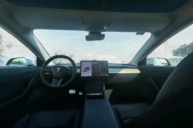 Tesla Model 3 din 2021 cu 80.000 km - oferta TES250233 - foto 4
