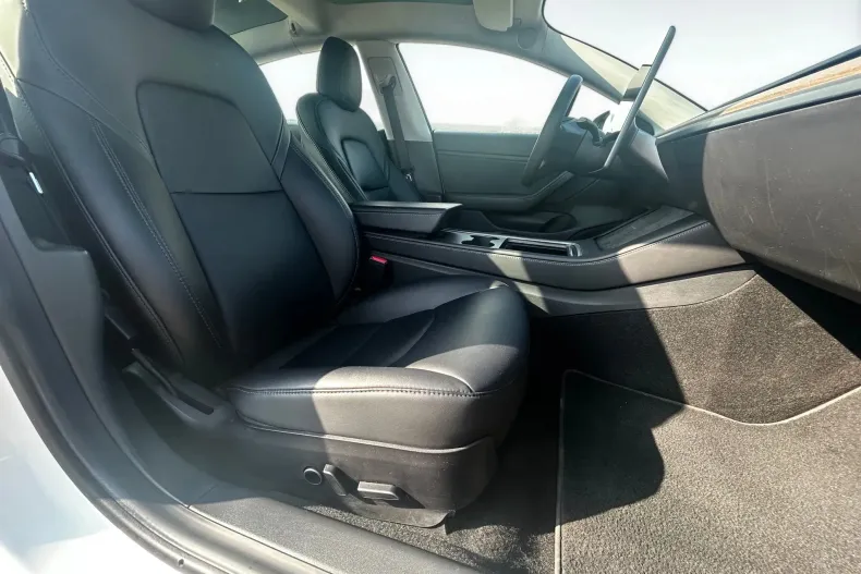 Tesla Model 3 din 2021 cu 80.000 km - oferta TES250233 - foto 7