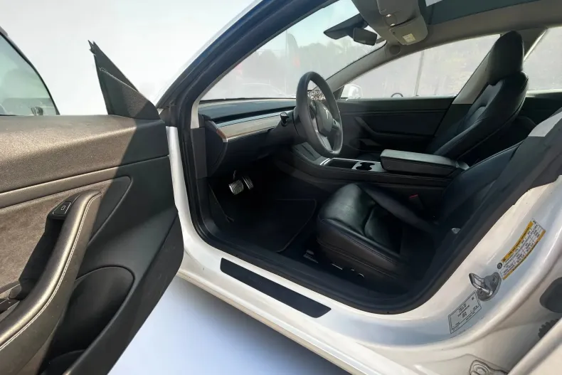 Tesla Model 3 din 2021 cu 80.000 km - oferta TES250233 - foto 13