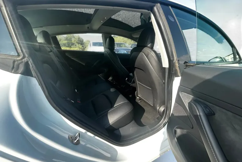 Tesla Model 3 din 2021 cu 80.000 km - oferta TES250233 - foto 18