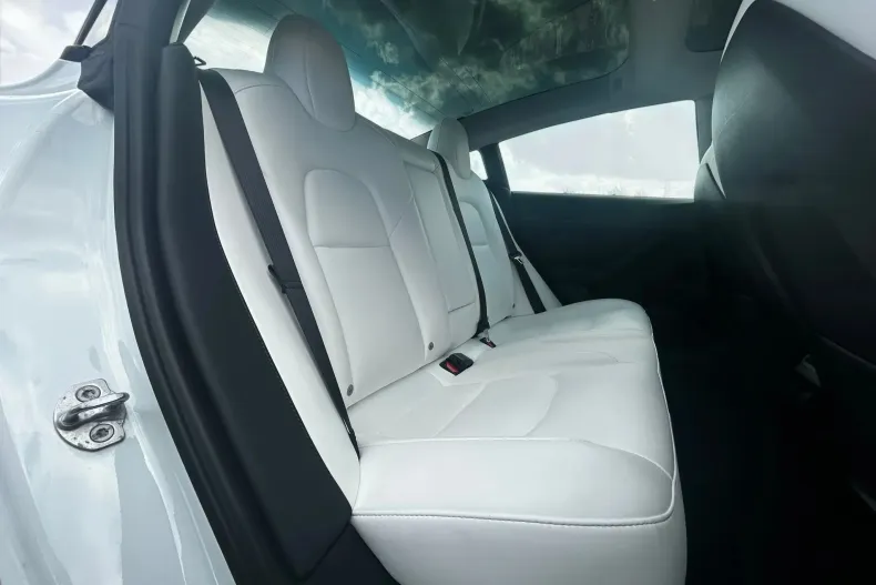 Tesla Model 3 din 2021 cu 99.000 km - oferta TES250234 - foto 17
