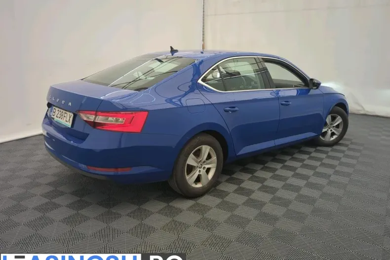 Skoda Superb din 2023 cu 54.765 km - oferta SKO250236 - foto 2