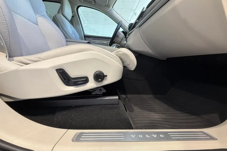 Volvo XC90 din 2025 cu 32.600 km - oferta VOL250239 - foto 25