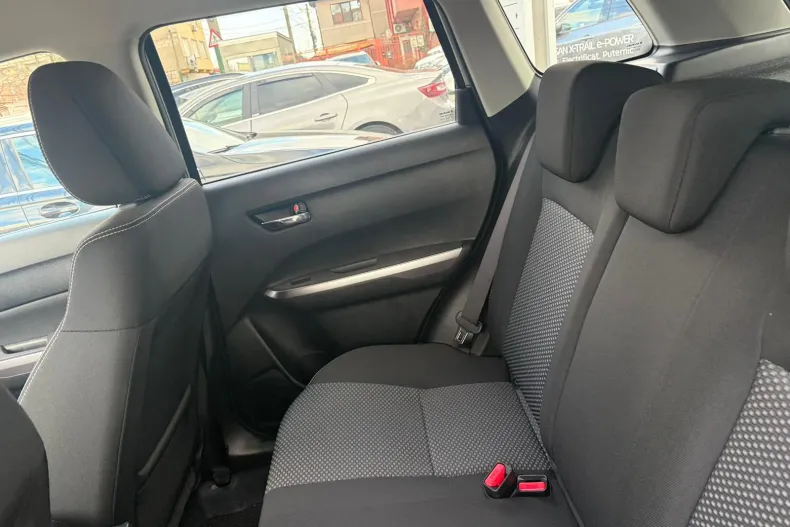 Suzuki Vitara din 2024 cu 7 km - oferta SUZ250242 - foto 7