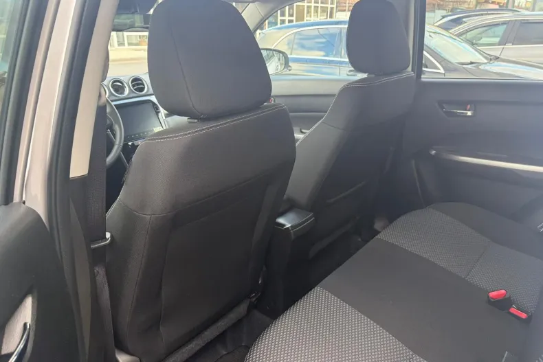 Suzuki Vitara din 2024 cu 7 km - oferta SUZ250242 - foto 8