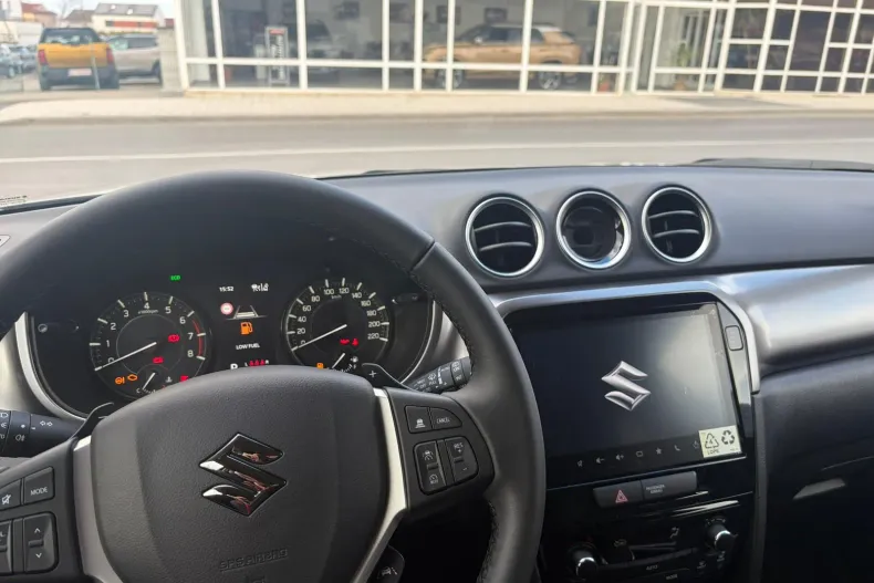 Suzuki Vitara din 2024 cu 7 km - oferta SUZ250242 - foto 11