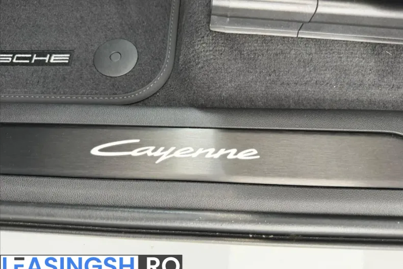 Porsche Cayenne din 2026 cu 10 km - oferta POR250248 - foto 11