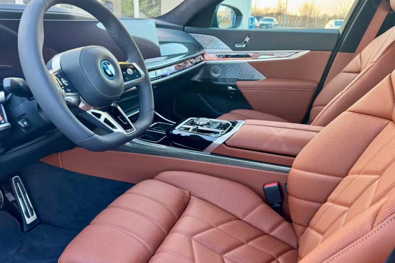 BMW 750 (Seria 7) din 2026 cu 5.000 km - oferta BMW250250 - foto 10