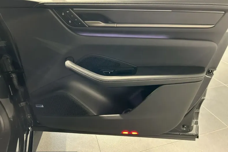Porsche Macan din 2025 cu 7.200 km - oferta POR250278 - foto 18