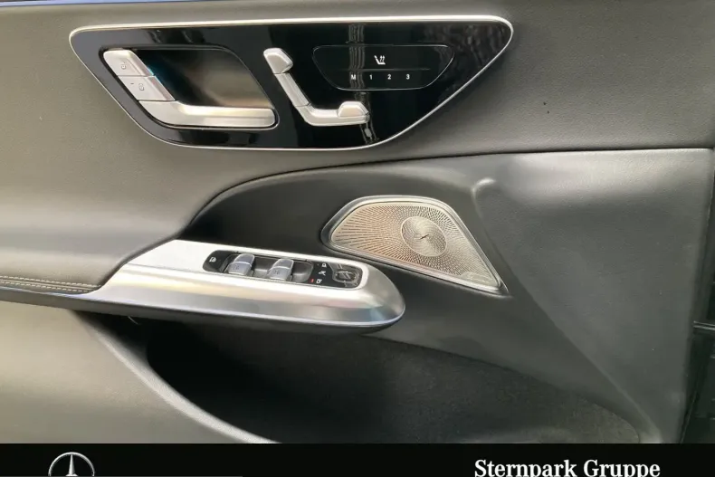 Mercedes-Benz E 300 (Clasa E) din 2025 cu 22.698 km - oferta MER250291 - foto 17