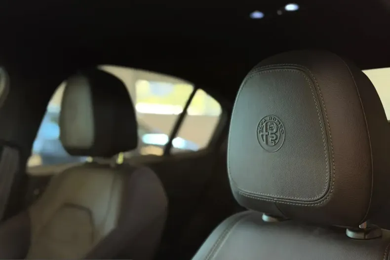 Alfa Romeo Giulia din 2023 cu 62.626 km - oferta ALF250296 - foto 19