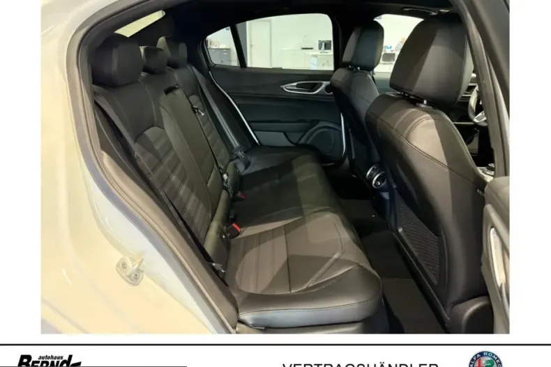 Alfa Romeo Giulia din 2025 cu 16.990 km - oferta ALF250303 - foto 5