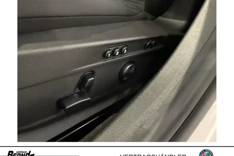Alfa Romeo Giulia din 2025 cu 16.990 km - oferta ALF250303 - foto 11