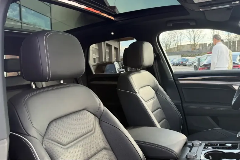 Volkswagen Touareg din 2025 cu 16.000 km - oferta VOL250308 - foto 3