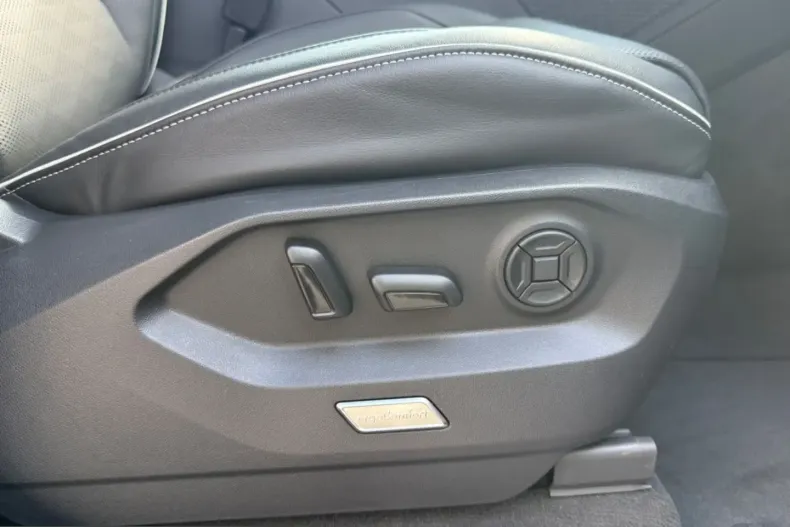 Volkswagen Touareg din 2025 cu 16.000 km - oferta VOL250308 - foto 8
