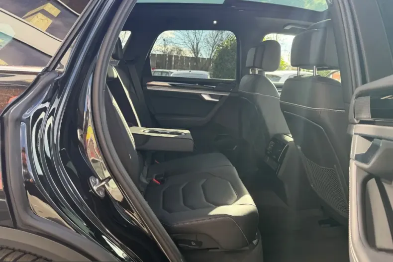 Volkswagen Touareg din 2025 cu 16.000 km - oferta VOL250308 - foto 11