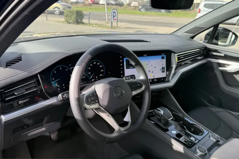 Volkswagen Touareg din 2025 cu 16.000 km - oferta VOL250308 - foto 14