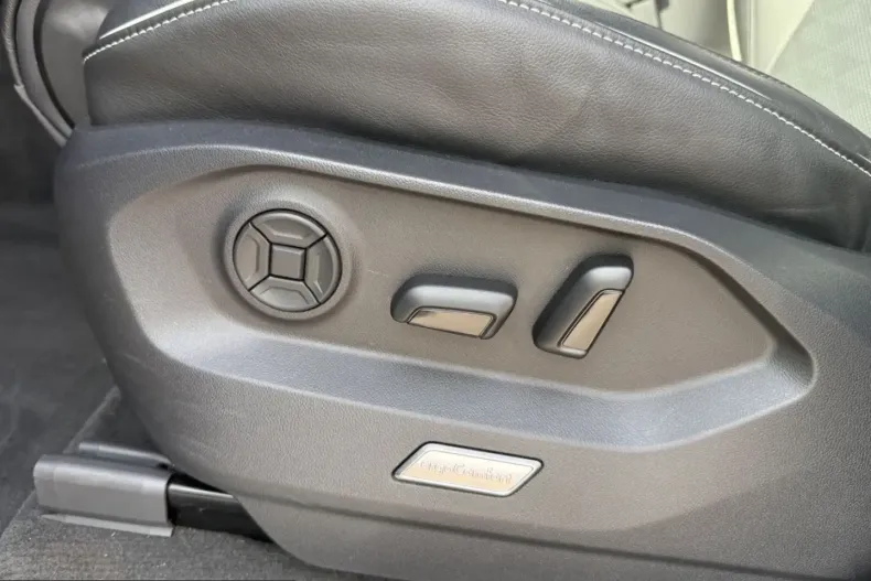 Volkswagen Touareg din 2025 cu 16.000 km - oferta VOL250308 - foto 17