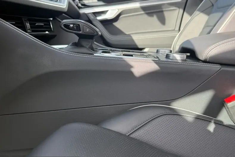 Volkswagen Touareg din 2025 cu 16.000 km - oferta VOL250308 - foto 18