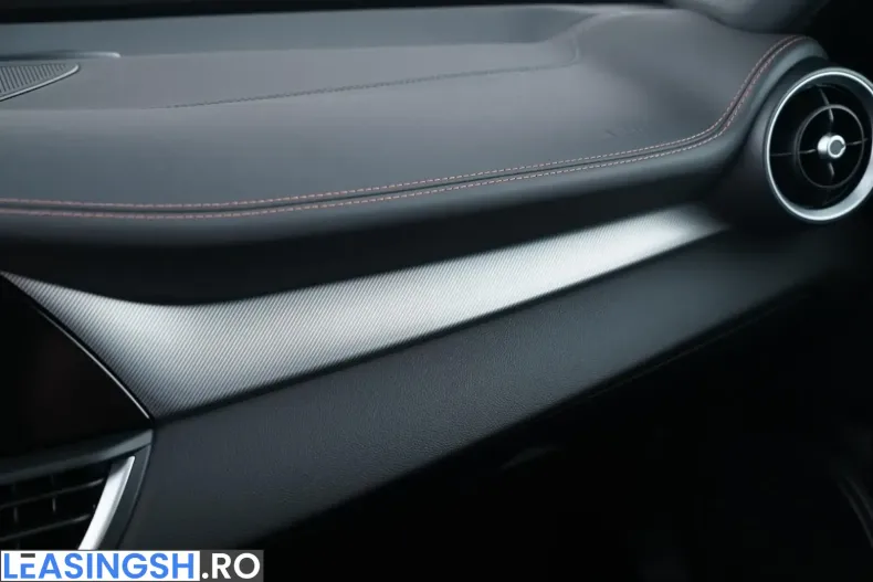 Alfa Romeo Giulia din 2025 cu 4.694 km - oferta ALF250312 - foto 30