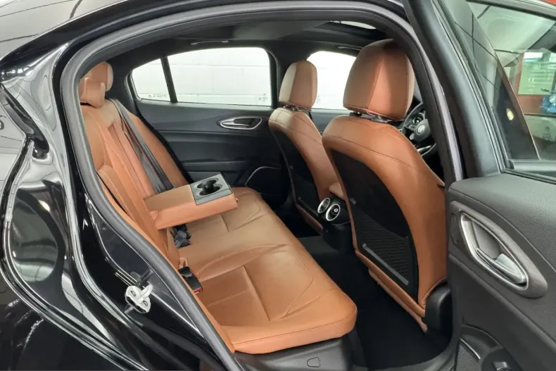 Alfa Romeo Giulia din 2022 cu 49.700 km - oferta ALF250313 - foto 12
