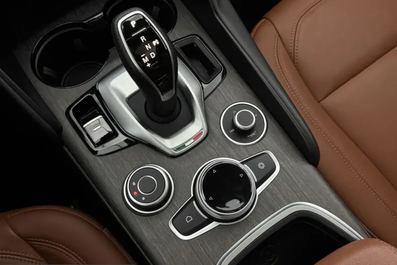 Alfa Romeo Giulia din 2022 cu 49.700 km - oferta ALF250313 - foto 26