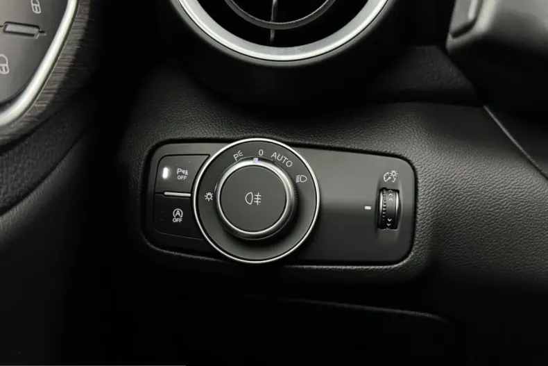 Alfa Romeo Giulia din 2022 cu 49.700 km - oferta ALF250313 - foto 28