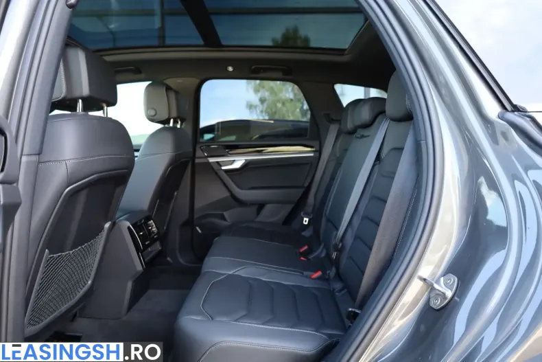 Volkswagen Touareg din 2025 cu 40.342 km - oferta VOL250333 - foto 17