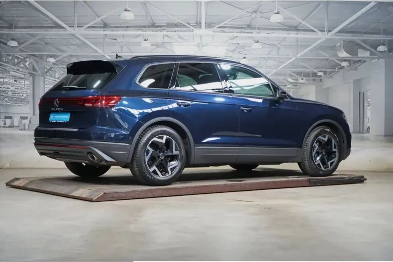 Volkswagen Touareg din 2025 cu 24.800 km - oferta VOL250339 - foto 3