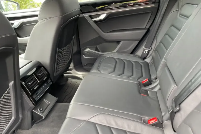 Volkswagen Touareg din 2024 cu 68.500 km - oferta VOL250340 - foto 17