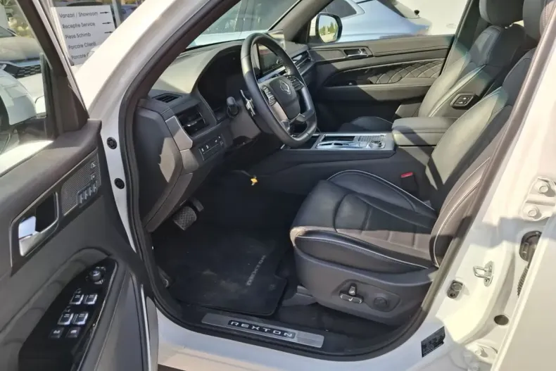 Ssangyong REXTON din 2025 cu 15.579 km - oferta SSA250351 - foto 16