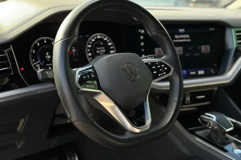 Volkswagen Touareg din 2022 cu 78.697 km - oferta VOL250352 - foto 8