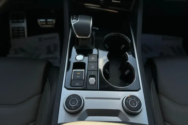 Volkswagen Touareg din 2022 cu 78.697 km - oferta VOL250352 - foto 9