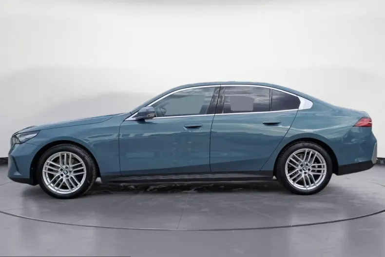 BMW 520 (Seria 5) din 2023 cu 43.718 km - oferta BMW250361 - foto 3