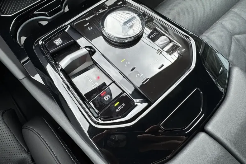 BMW 520 (Seria 5) din 2024 cu 23.961 km - oferta BMW250362 - foto 17