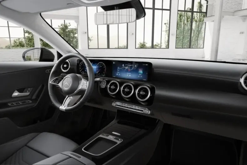 Mercedes-Benz CLA 180 (Clasa CLA) din 2025 cu 7.782 km - oferta MER250364 - foto 10