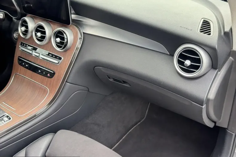Mercedes-Benz GLC 300 (Clasa GLC) din 2021 cu 96.417 km - oferta MER250368 - foto 37