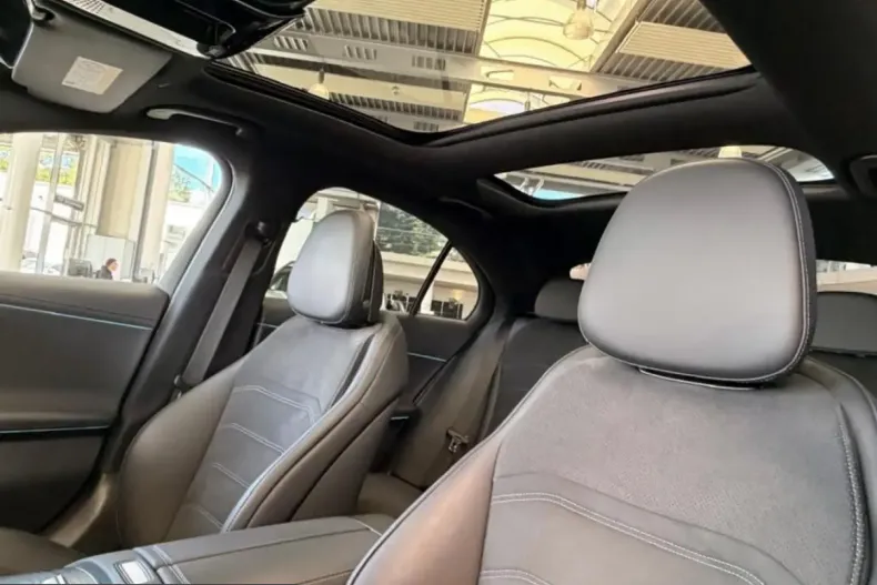Mercedes-Benz E 300 (Clasa E) din 2025 cu 51.060 km - oferta MER250373 - foto 13